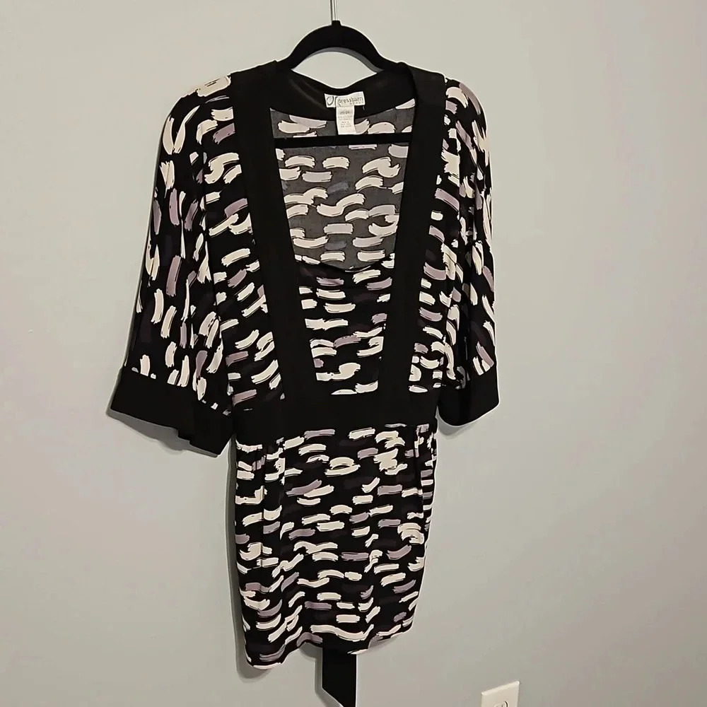 CLEARANCE - Dressbarn 3/4 sleeve top with tie in back